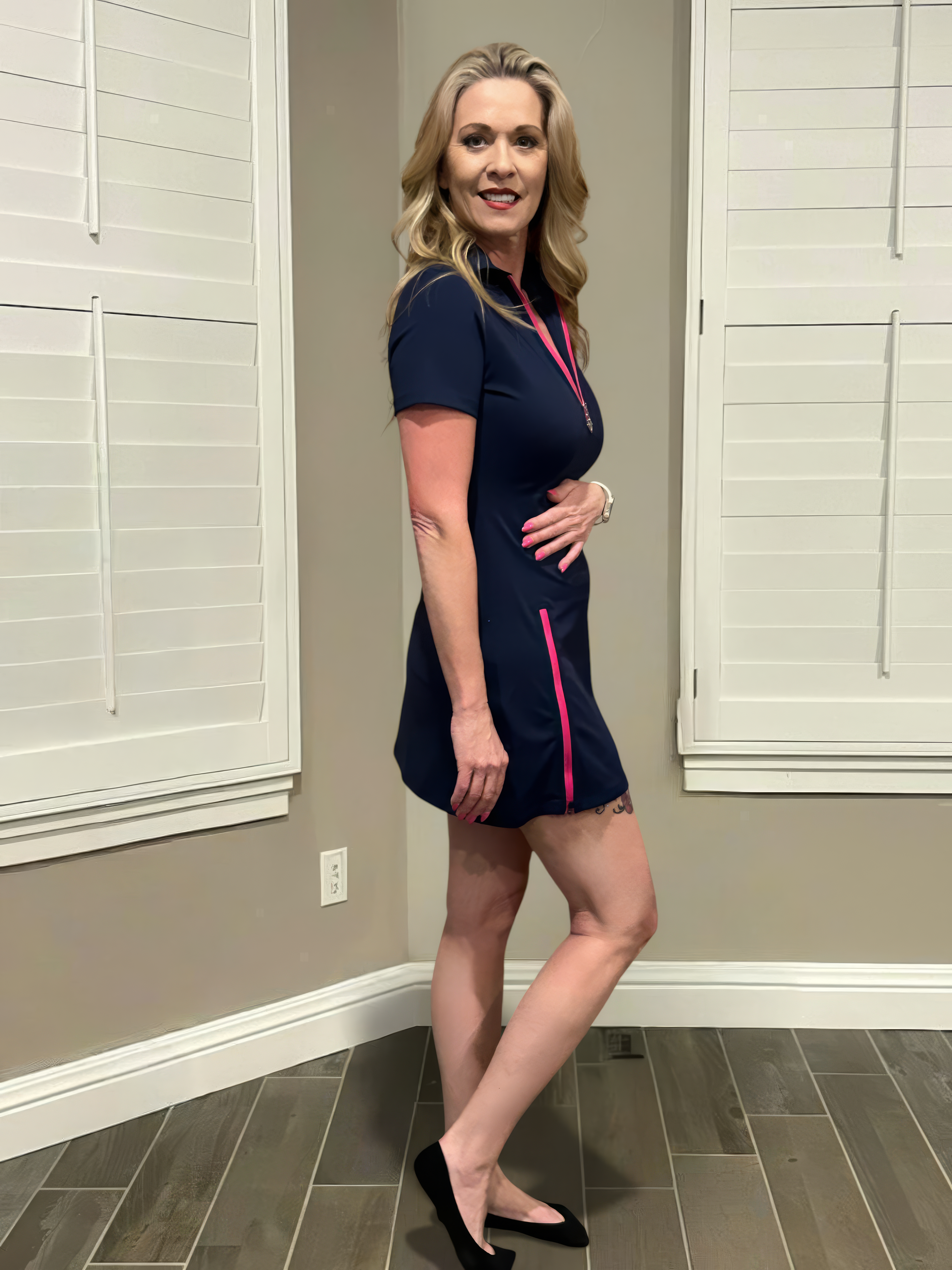 Sneak Peek Short-Sleeve Dress Pink on Black