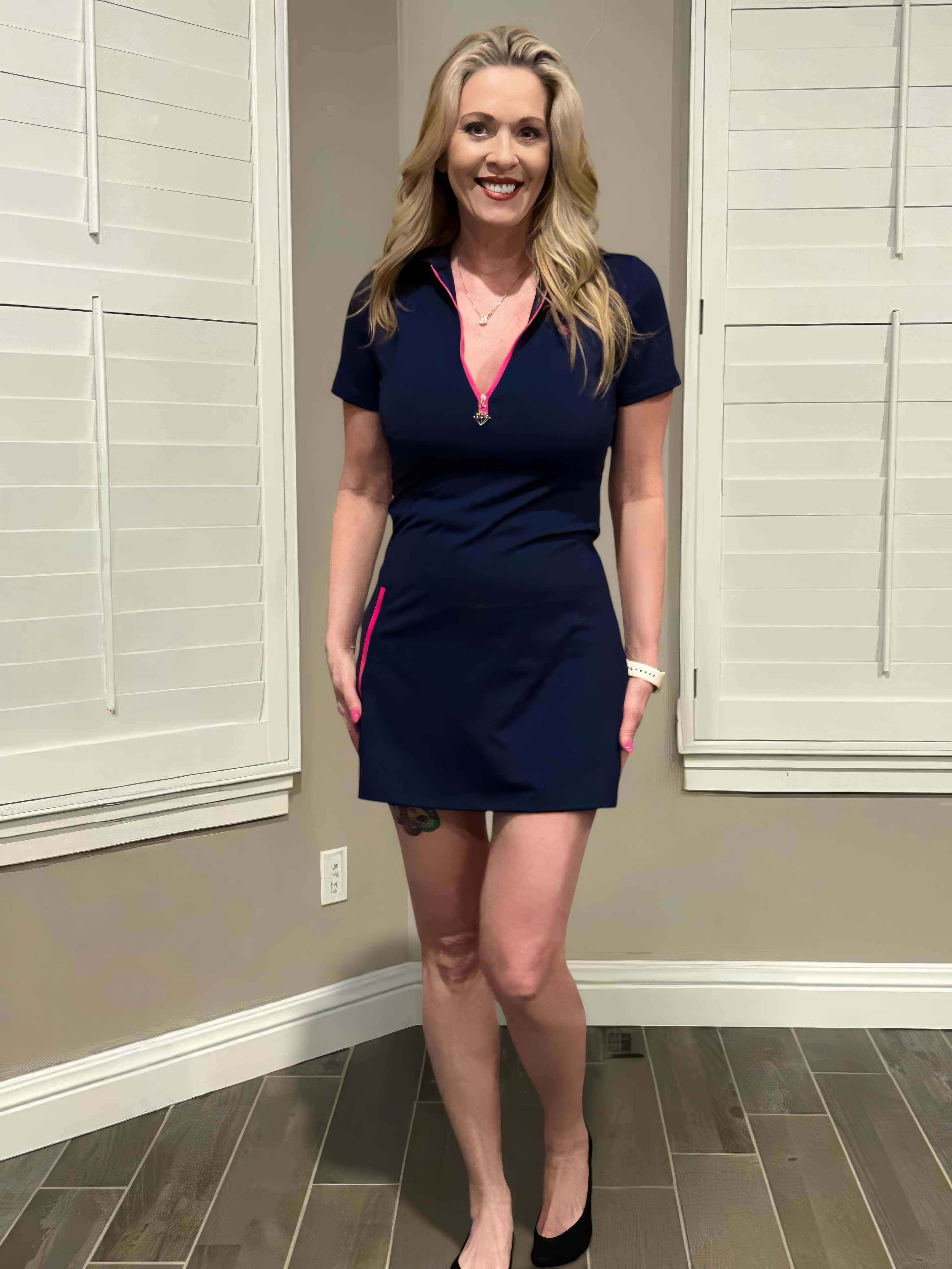 Sneak Peek Short-Sleeve Dress Pink on Black